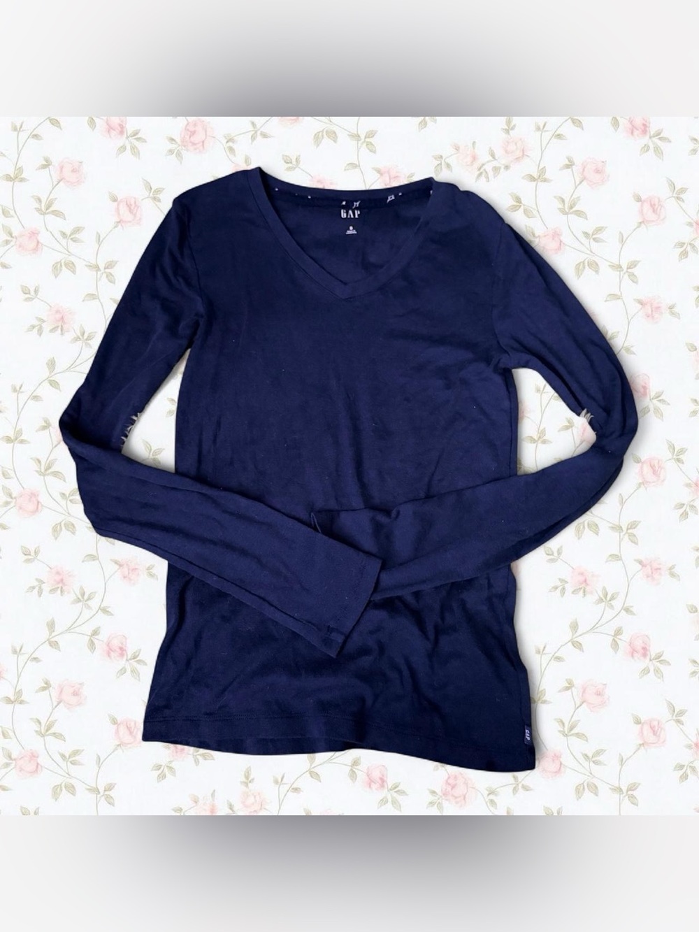 GAP Women's Dark Navy V-Neck Long Sleeve Sweater